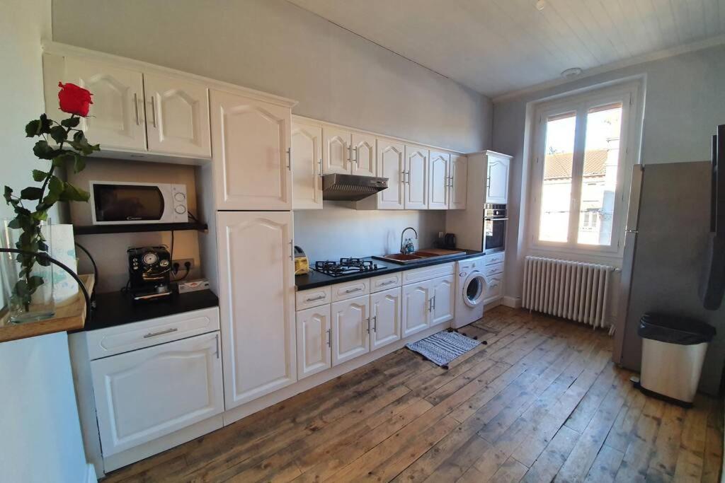 Appartement Spacieux, Wifi ,Cafe A Volonte Blaye-Les-Mines Екстер'єр фото